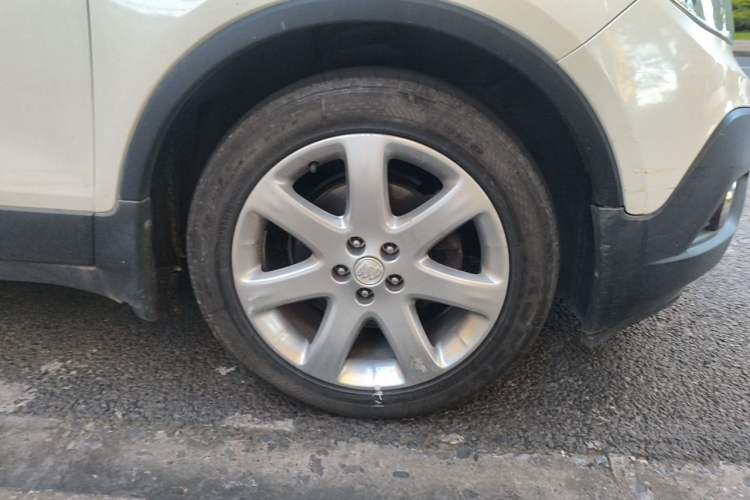 Used Buick Encore 2014 1.4T Automatic Two-Wheel Drive Urban Elite Model Right Front Wheel Hub