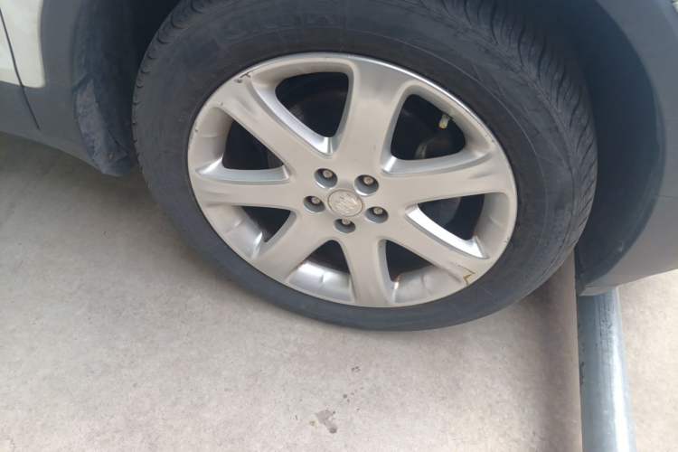 Used Buick Encore 2014 1.4T Manual Two-Wheel Drive Urban Advanced Model Right Front Wheel Hub