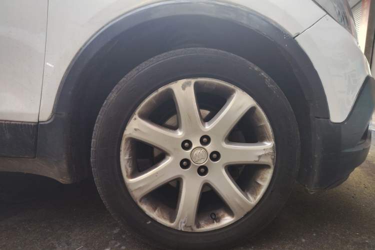 Used Buick Encore 2014 1.4T Automatic Two-Wheel Drive Urban Leading Model Right Front Wheel Hub