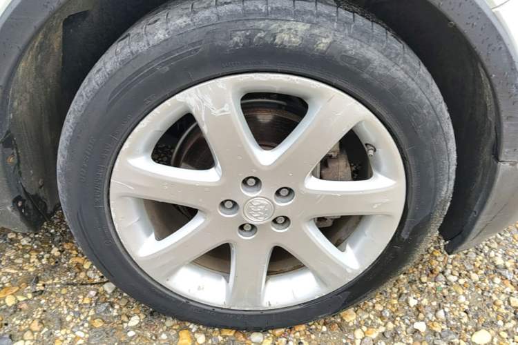 Used Buick Encore 2014 1.4T Automatic Two-Wheel Drive Urban Leading Model Right Front Wheel Hub