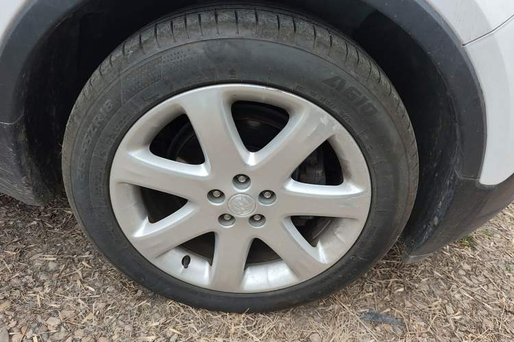 Used Buick Encore 2014 1.4T Automatic Two-Wheel Drive Urban Elite Model Right Front Wheel Hub