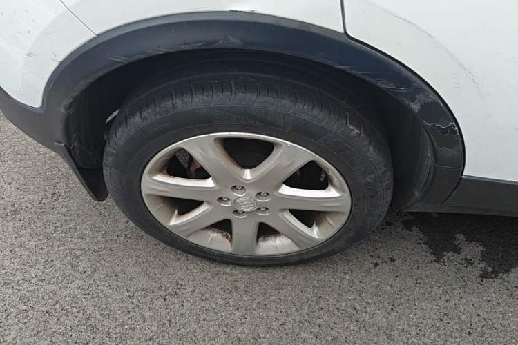 Used Buick Encore 2014 1.4T Automatic Two-Wheel Drive Urban Elite Model Right Rear Wheel Hub
