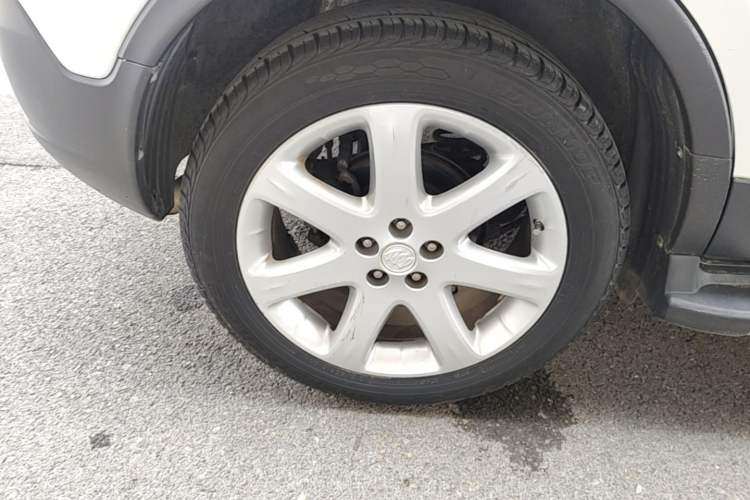 Used Buick Encore 2014 1.4T Automatic Two-Wheel Drive Urban Elite Model Right Rear Wheel Hub