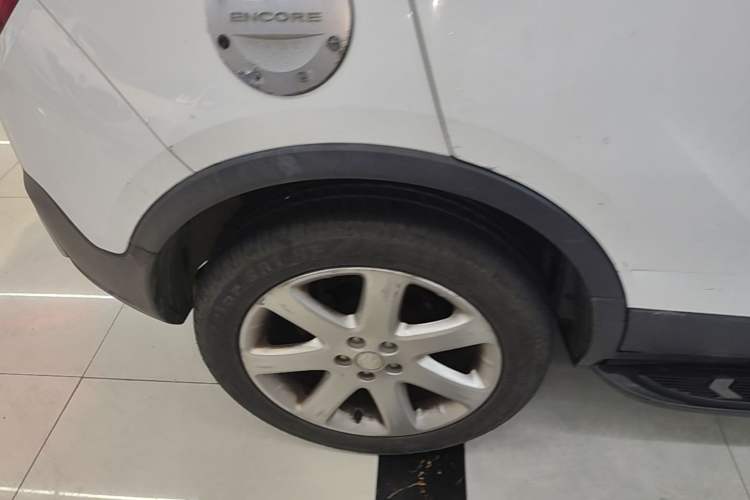 Used Buick Encore 2014 1.4T Automatic Two-Wheel Drive Urban Elite Model Right Rear Wheel Hub