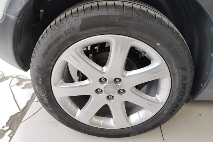 Used Buick Encore 2014 1.4T Automatic Two-Wheel Drive Urban Elite Model Right Rear Wheel Hub