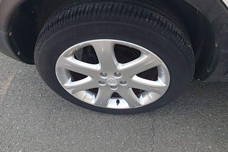 Used Buick Encore 2014 1.4T Automatic Two-Wheel Drive Urban Elite Model Right Rear Wheel Hub