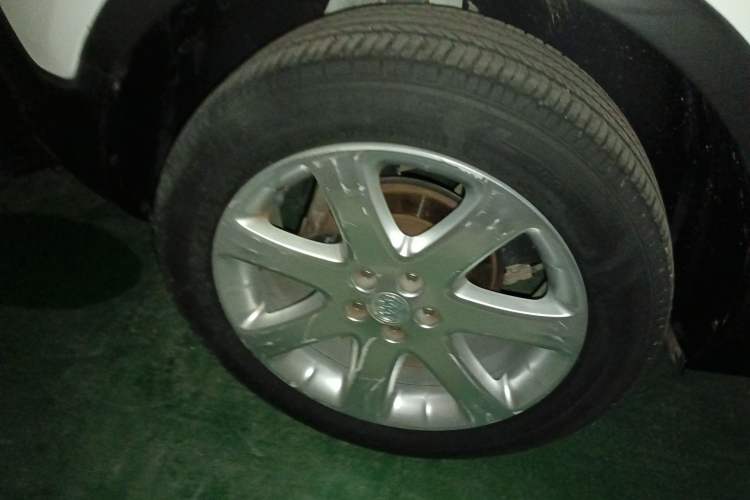 Used Buick Encore 2014 1.4T Automatic Two-Wheel Drive Urban Elite Model Right Rear Wheel Hub