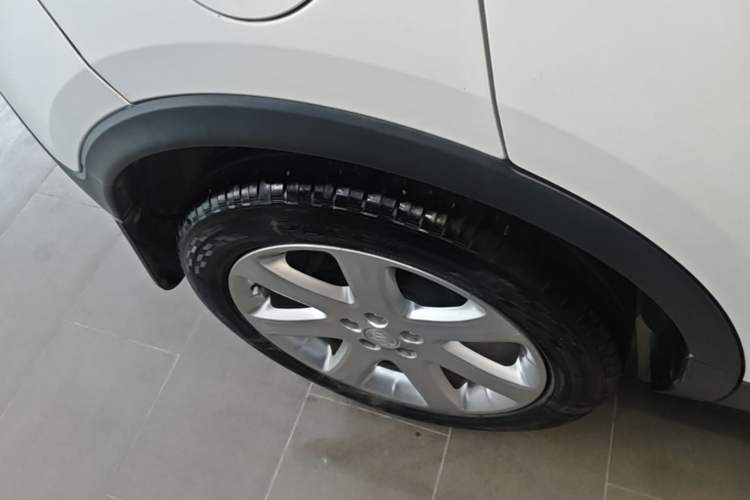Used Buick Encore 2014 1.4T Automatic Two-Wheel Drive Urban Leading Model Right Rear Wheel Hub