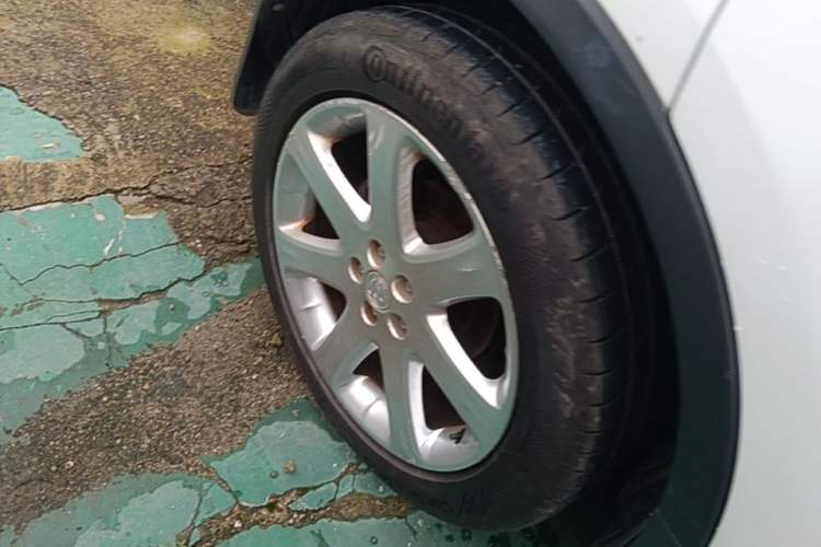 Used Buick Encore 2014 1.4T Automatic Two-Wheel Drive Urban Elite Model Right Rear Wheel Hub