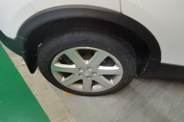 Used Buick Encore 2014 1.4T Manual Two-Wheel Drive Urban Advanced Model Right Rear Wheel Hub