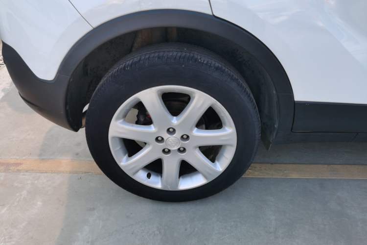 Used Buick Encore 2014 1.4T Automatic Two-Wheel Drive Urban Elite Model Right Rear Wheel Hub