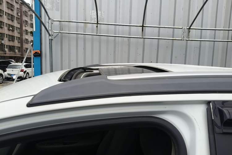 Used Buick Encore 2014 1.4T Automatic Two-Wheel Drive Urban Elite Model Roof