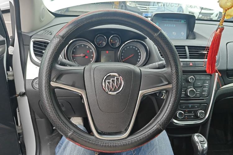 Used Buick Encore 2014 1.4T Automatic Two-Wheel Drive Urban Elite Model Steering Wheel