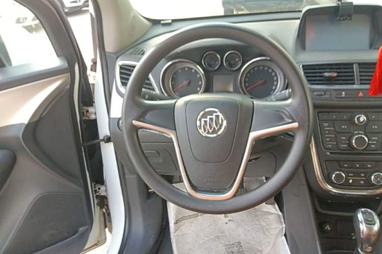 Used Buick Encore 2014 1.4T Automatic Two-Wheel Drive Urban Elite Model Steering Wheel