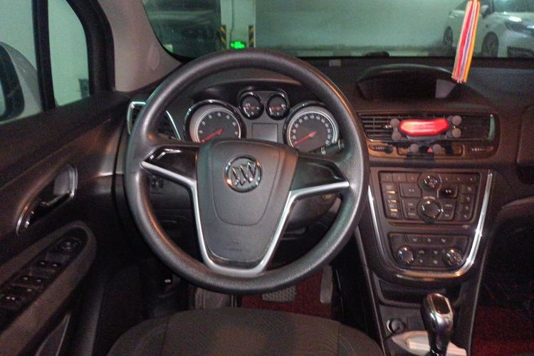 Used Buick Encore 2014 1.4T Automatic Two-Wheel Drive Urban Elite Model Steering Wheel