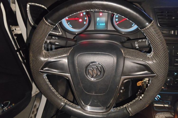 Used Buick Encore 2014 1.4T Automatic Two-Wheel Drive Urban Elite Model Steering Wheel