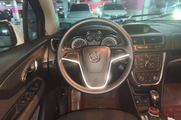Used Buick Encore 2014 1.4T Automatic Two-Wheel Drive Urban Elite Model Steering Wheel