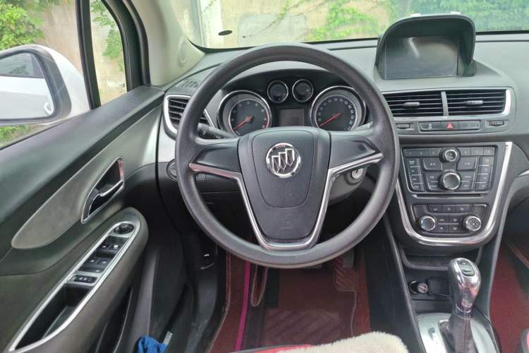 Used Buick Encore 2014 1.4T Automatic Two-Wheel Drive Urban Elite Model Steering Wheel