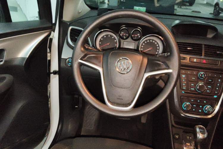 Used Buick Encore 2014 1.4T Automatic Two-Wheel Drive Urban Elite Model Steering Wheel