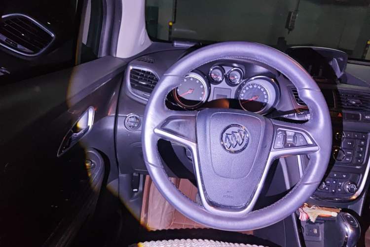 Used Buick Encore 2014 1.4T Automatic Two-Wheel Drive Urban Leading Model Steering Wheel