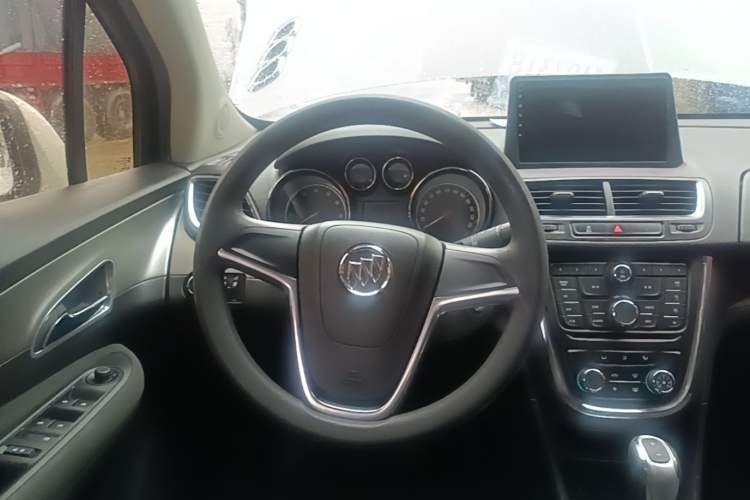 Used Buick Encore 2014 1.4T Automatic Two-Wheel Drive Urban Elite Model Steering Wheel