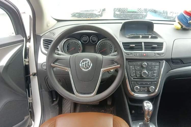 Used Buick Encore 2014 1.4T Automatic Two-Wheel Drive Urban Elite Model Steering Wheel