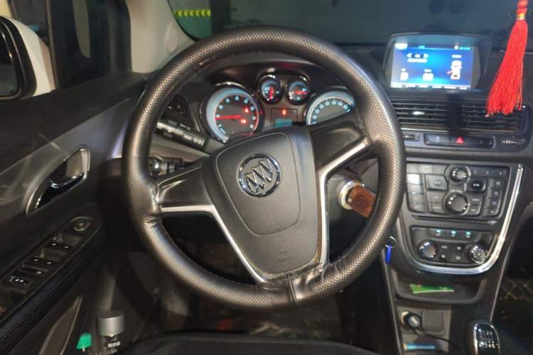 Used Buick Encore 2014 1.4T Manual Two-Wheel Drive Urban Advanced Model Steering Wheel