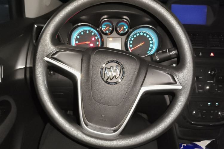 Used Buick Encore 2014 1.4T Manual Two-Wheel Drive Urban Advanced Model Steering Wheel
