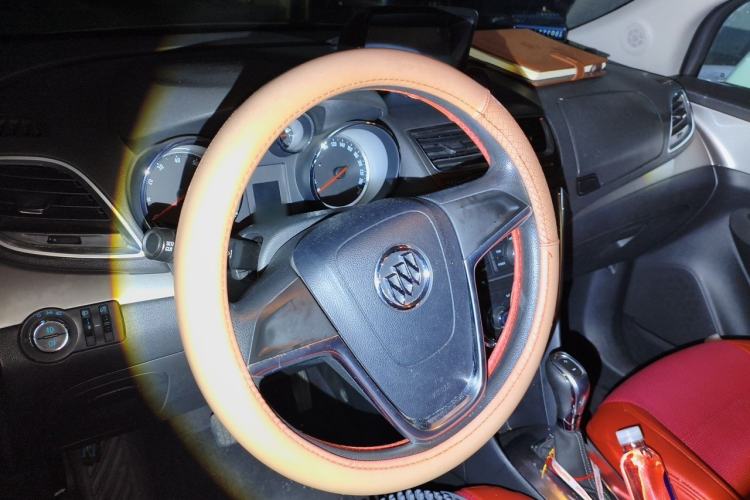 Used Buick Encore 2014 1.4T Automatic Two-Wheel Drive Urban Elite Model Steering Wheel