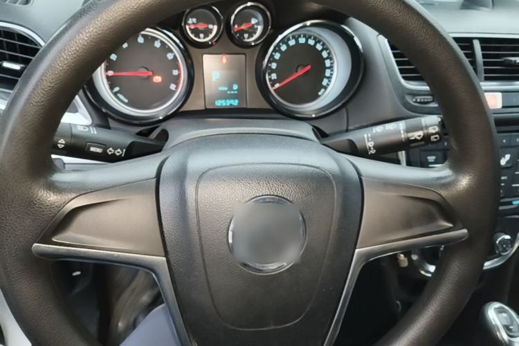 Used Buick Encore 2014 1.4T Automatic Two-Wheel Drive Urban Elite Model Steering Wheel
