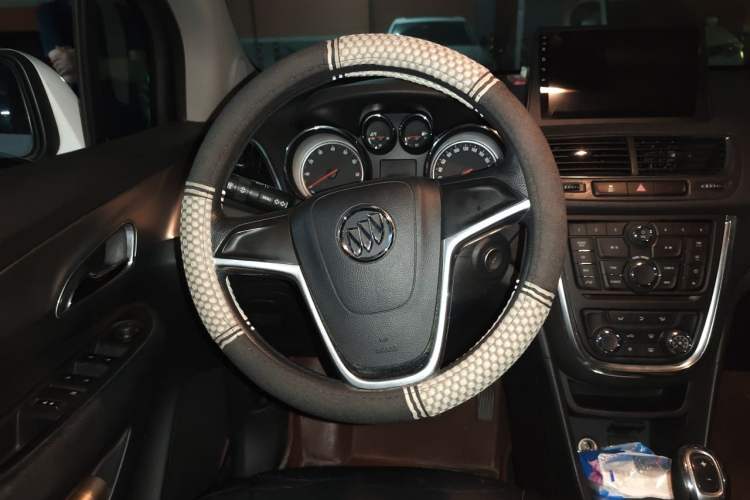 Used Buick Encore 2014 1.4T Automatic Two-Wheel Drive Urban Elite Model Steering Wheel