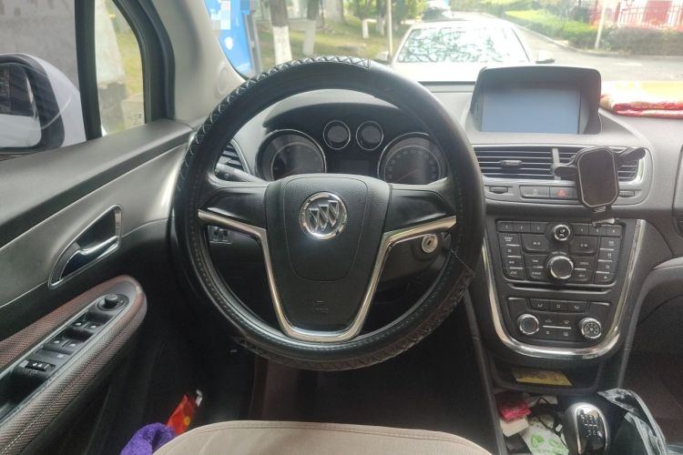 Used Buick Encore 2014 1.4T Manual Two-Wheel Drive Urban Advanced Model Steering Wheel