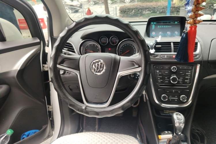 Used Buick Encore 2014 1.4T Automatic Two-Wheel Drive Urban Elite Model Steering Wheel