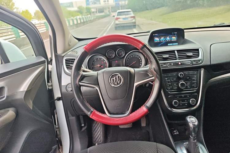 Used Buick Encore 2014 1.4T Automatic Two-Wheel Drive Urban Elite Model Steering Wheel