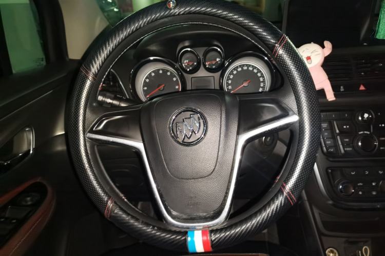 Used Buick Encore 2014 1.4T Manual Two-Wheel Drive Urban Advanced Model Steering Wheel