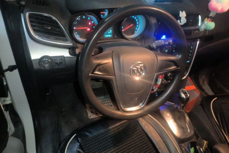 Used Buick Encore 2014 1.4T Automatic Two-Wheel Drive Urban Elite Model Steering Wheel