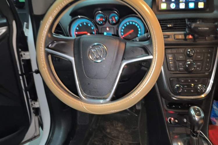 Used Buick Encore 2014 1.4T Automatic Two-Wheel Drive Urban Elite Model Steering Wheel