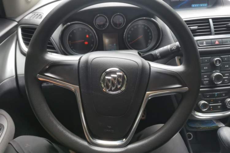 Used Buick Encore 2014 1.4T Automatic Two-Wheel Drive Urban Elite Model Steering Wheel