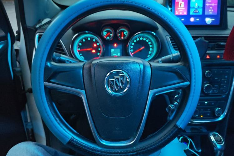 Used Buick Encore 2014 1.4T Automatic Two-Wheel Drive Urban Elite Model Steering Wheel