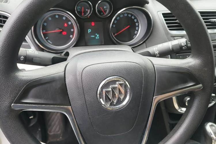 Used Buick Encore 2014 1.4T Automatic Two-Wheel Drive Urban Elite Model Steering Wheel