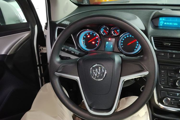 Used Buick Encore 2014 1.4T Automatic Two-Wheel Drive Urban Elite Model Steering Wheel