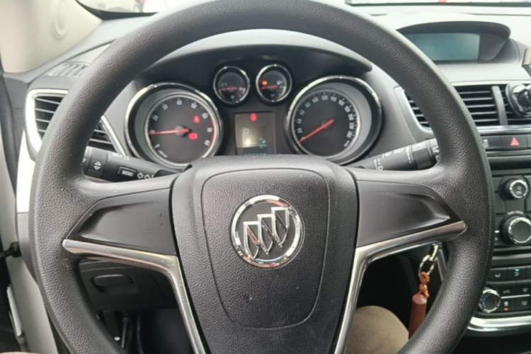 Used Buick Encore 2014 1.4T Automatic Two-Wheel Drive Urban Elite Model Steering Wheel