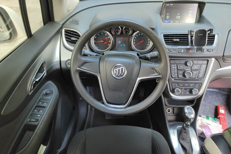 Used Buick Encore 2014 1.4T Automatic Two-Wheel Drive Urban Elite Model Steering Wheel