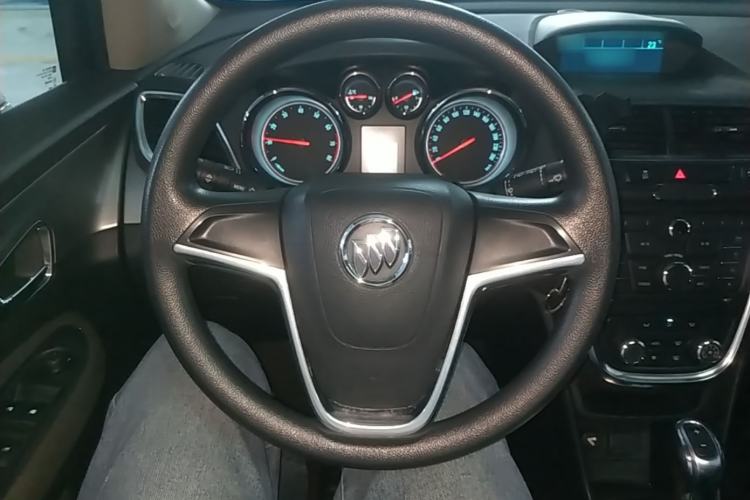 Used Buick Encore 2014 1.4T Automatic Two-Wheel Drive Urban Elite Model Steering Wheel