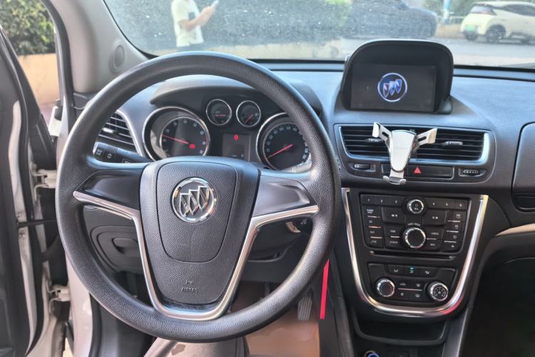 Used Buick Encore 2014 1.4T Manual Two-Wheel Drive Urban Advanced Model Steering Wheel
