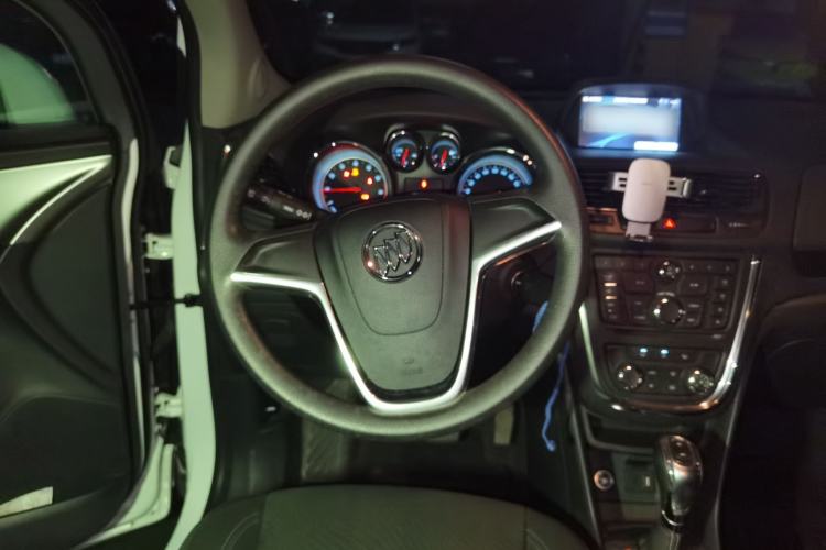 Used Buick Encore 2014 1.4T Automatic Two-Wheel Drive Urban Elite Model Steering Wheel