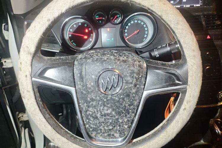 Used Buick Encore 2014 1.4T Automatic Two-Wheel Drive Urban Elite Model Steering Wheel