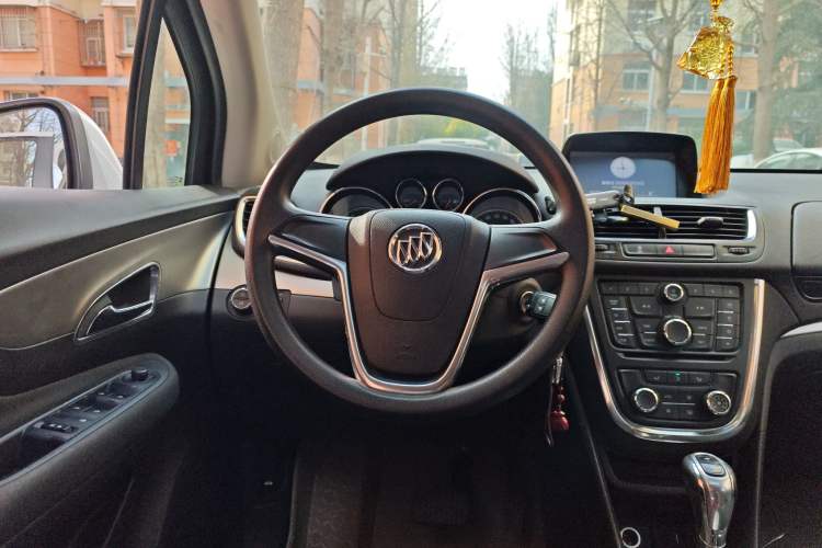 Used Buick Encore 2014 1.4T Automatic Two-Wheel Drive Urban Elite Model Steering Wheel
