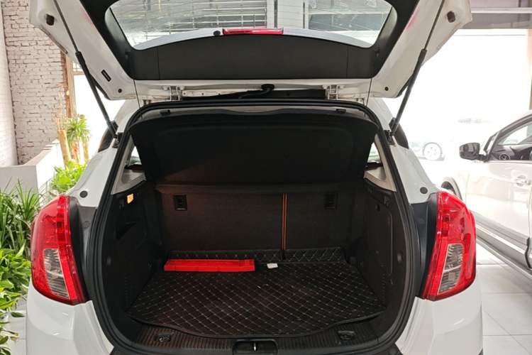 Used Buick Encore 2014 1.4T Automatic Two-Wheel Drive Urban Elite Model Trunk