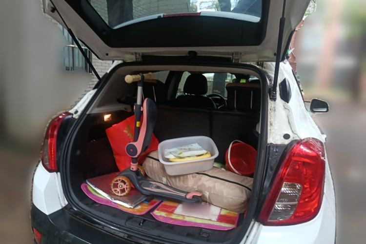 Used Buick Encore 2014 1.4T Manual Two-Wheel Drive Urban Sport Model Trunk